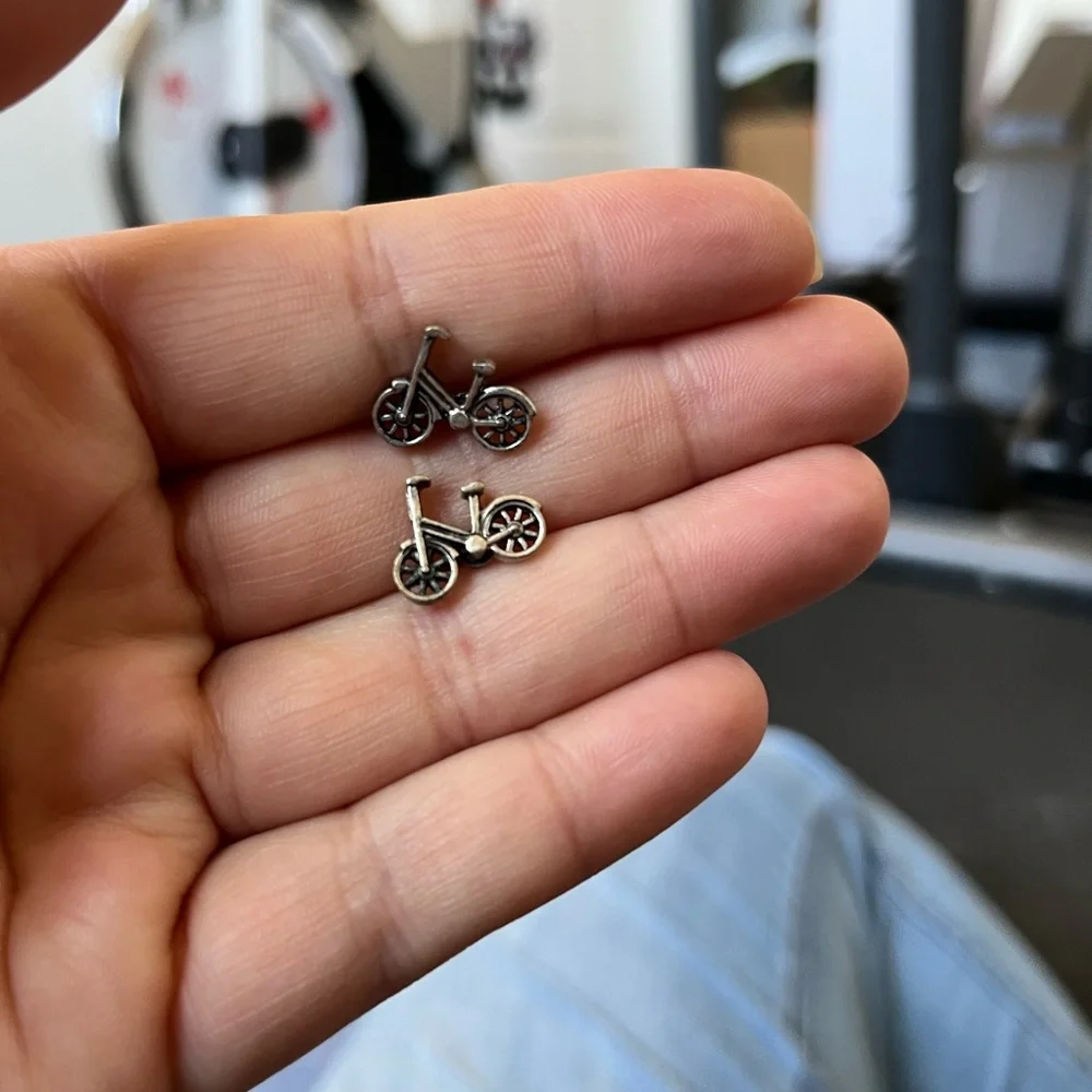 Silver tone bike 🚲 earrings studs - Picture 3 of 6